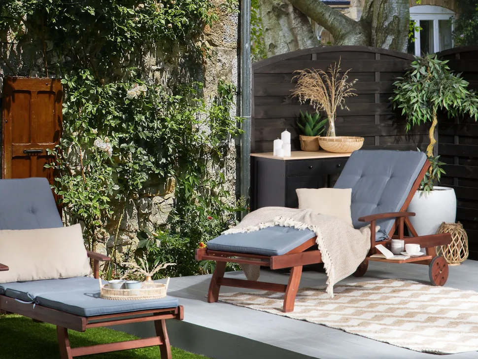 Gartenliege Akazienholz Dunkelbraun Auflage Blau Rollbar Toscana