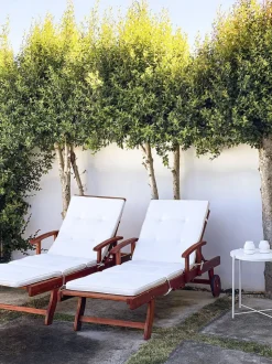Gartenliege Akazienholz Dunkelbraun Auflage Cremeweis Rollbar Toscana
