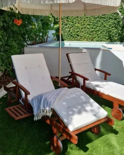Gartenliege Akazienholz Dunkelbraun Auflage Cremeweis Rollbar Toscana