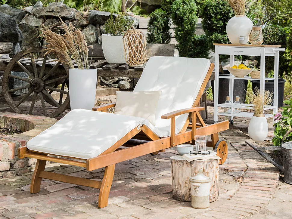 Gartenliege Akazienholz Hellbraun Auflage Cremeweis Rollbar Java