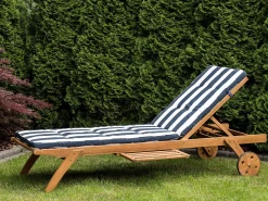 Gartenliege Akazienholz Hellbraun Auflage Marineblau Gestreift Rollbar Cesana