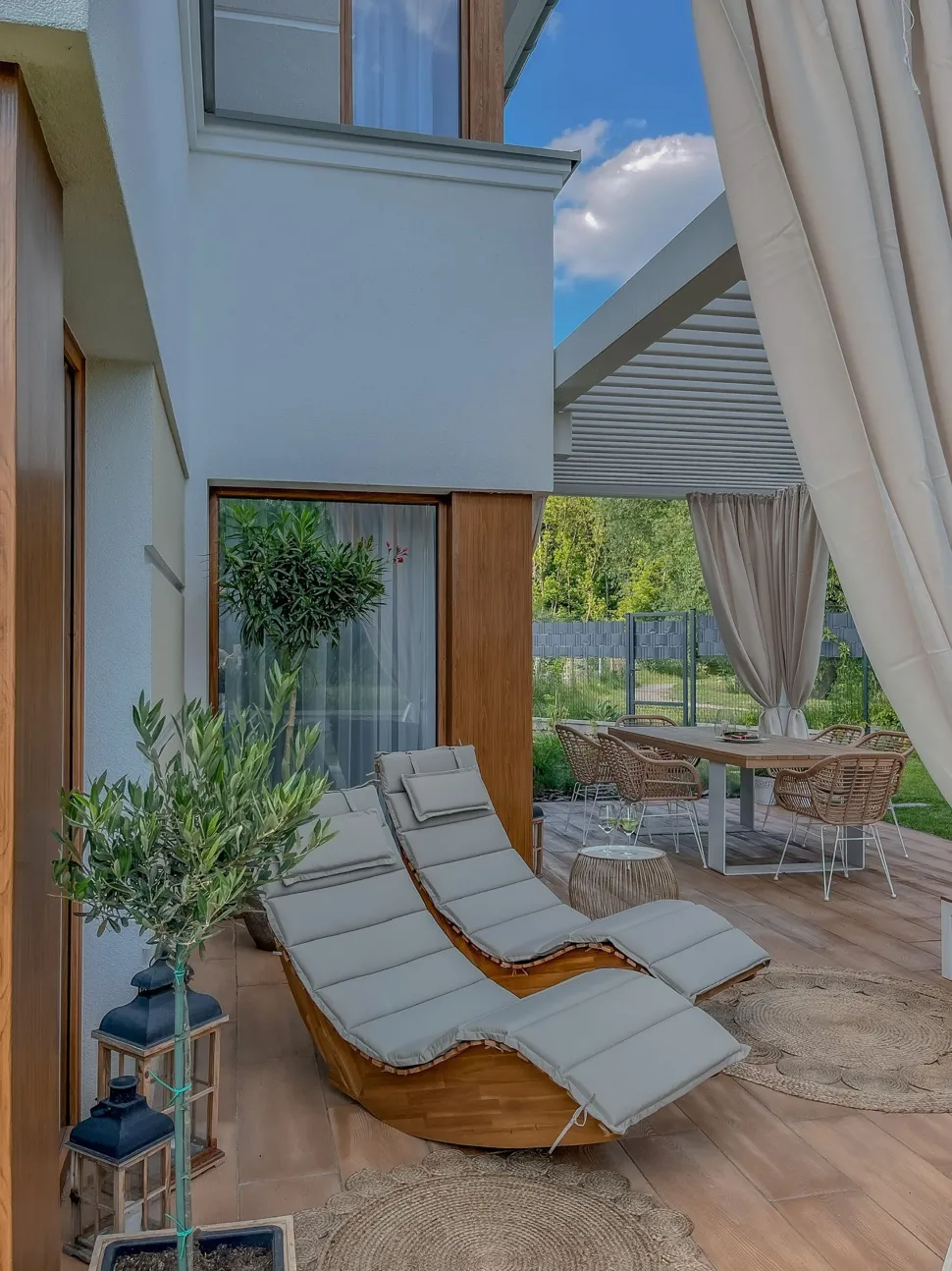 Gartenliege Akazienholz Hellbraun Auflage Taupe Brescia