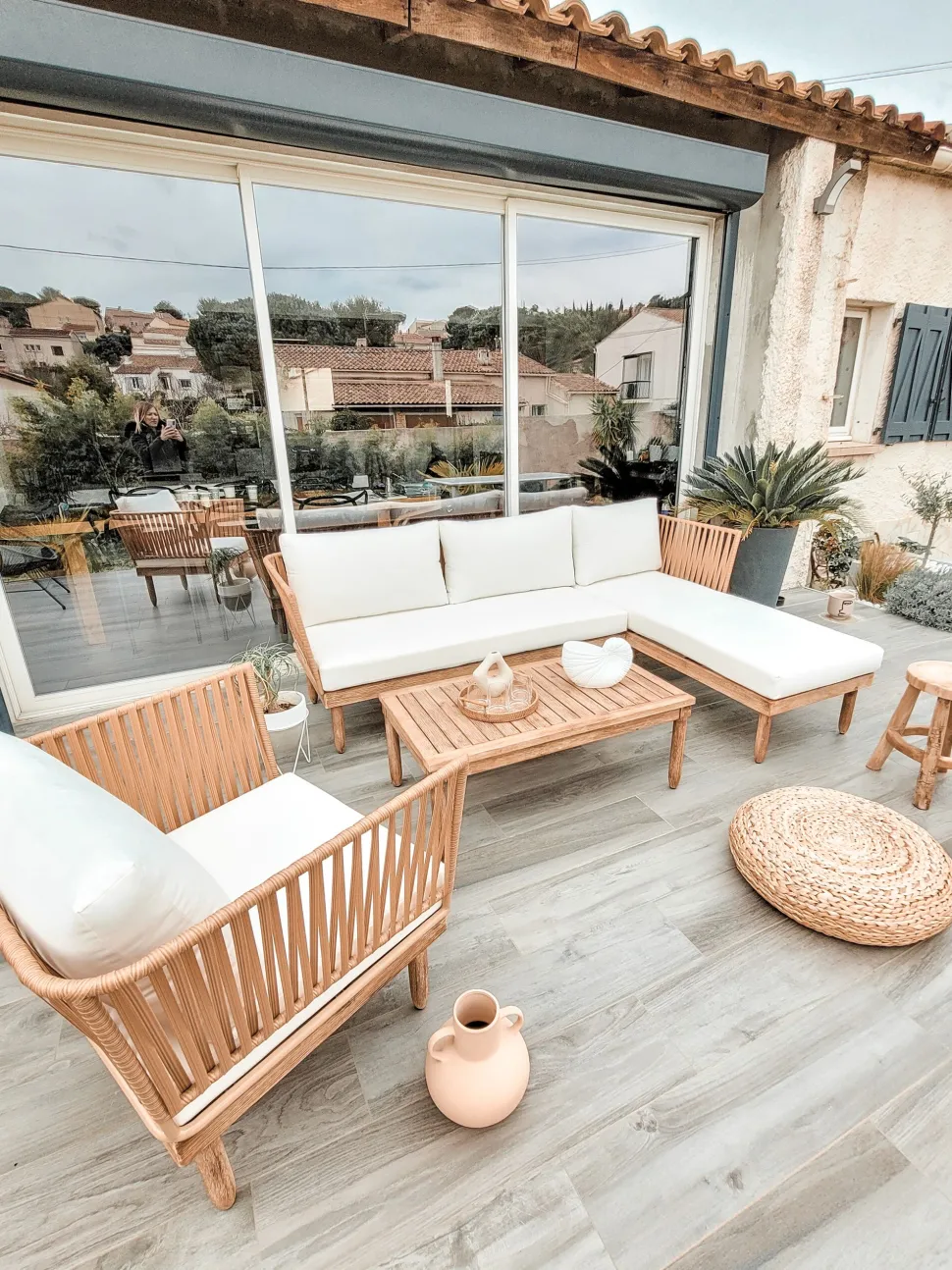 Lounge Set Akazienholz Hellbraun 4-Sitzer Auflagen Cremeweis Cremona
