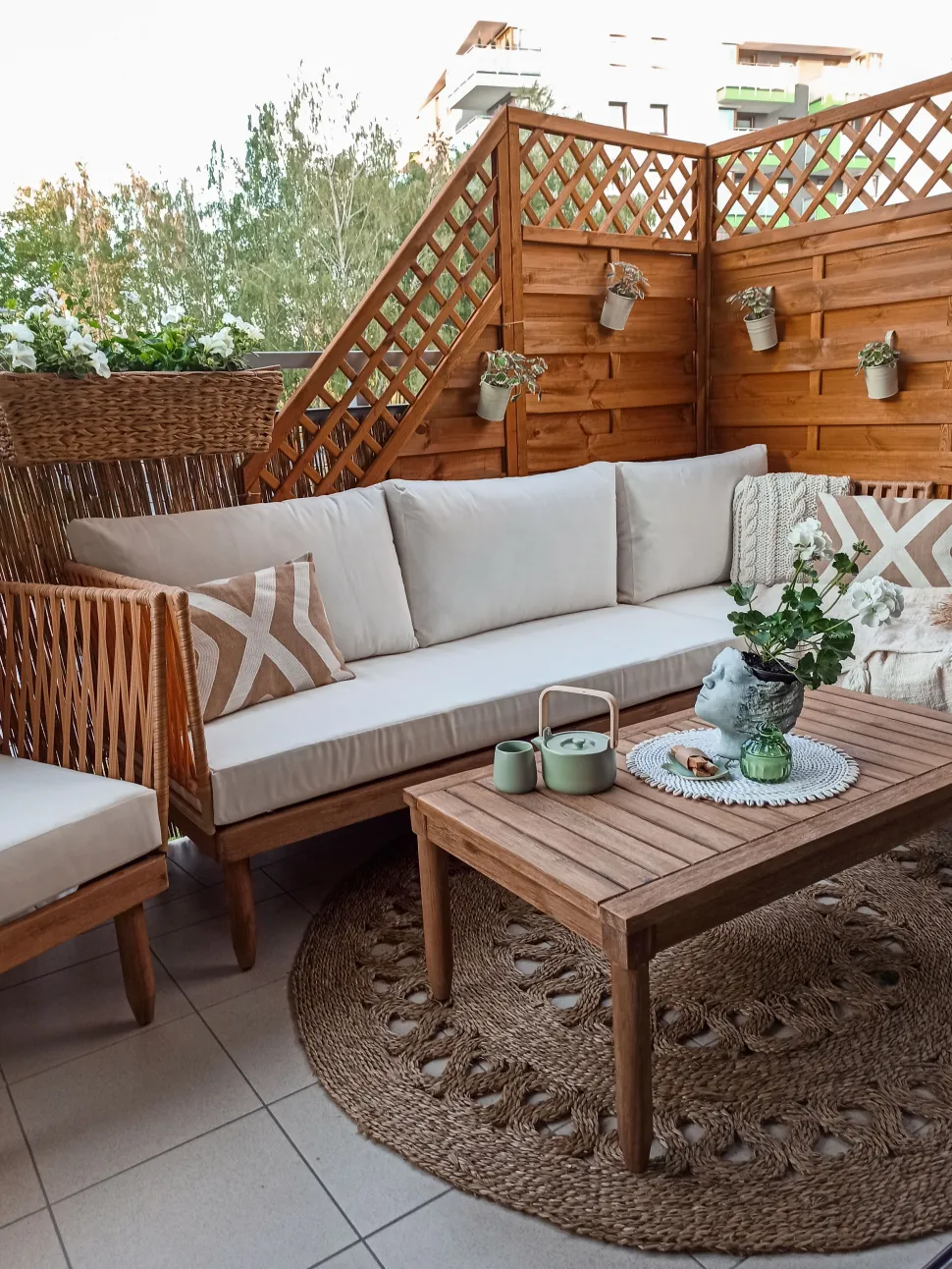 Lounge Set Akazienholz Hellbraun 4-Sitzer Auflagen Cremeweis Cremona