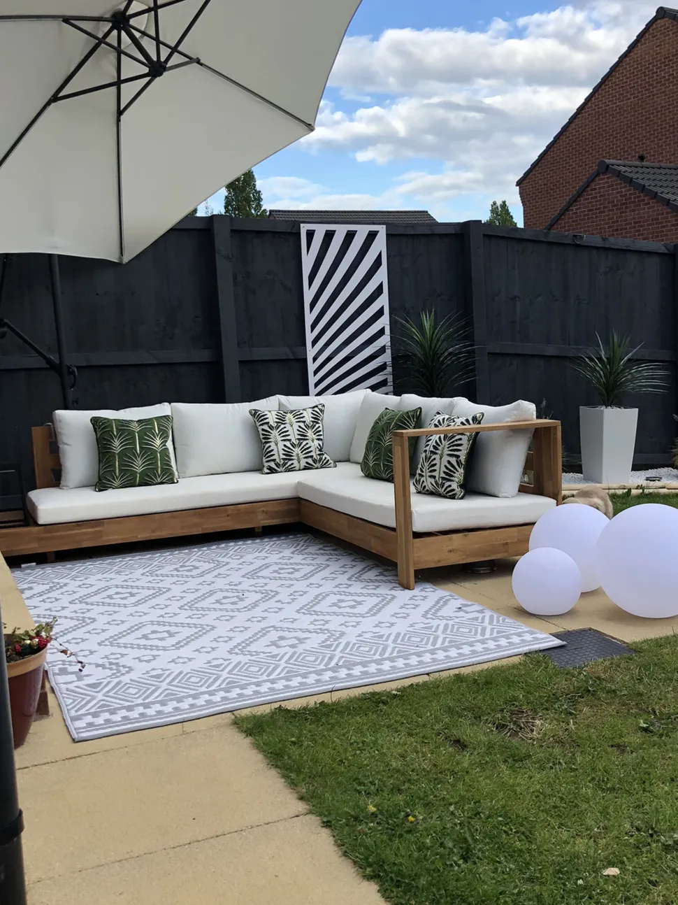 Lounge Set Akazienholz Hellbraun 5-Sitzer Auflagen Linksseitig Cremeweis Marettimo