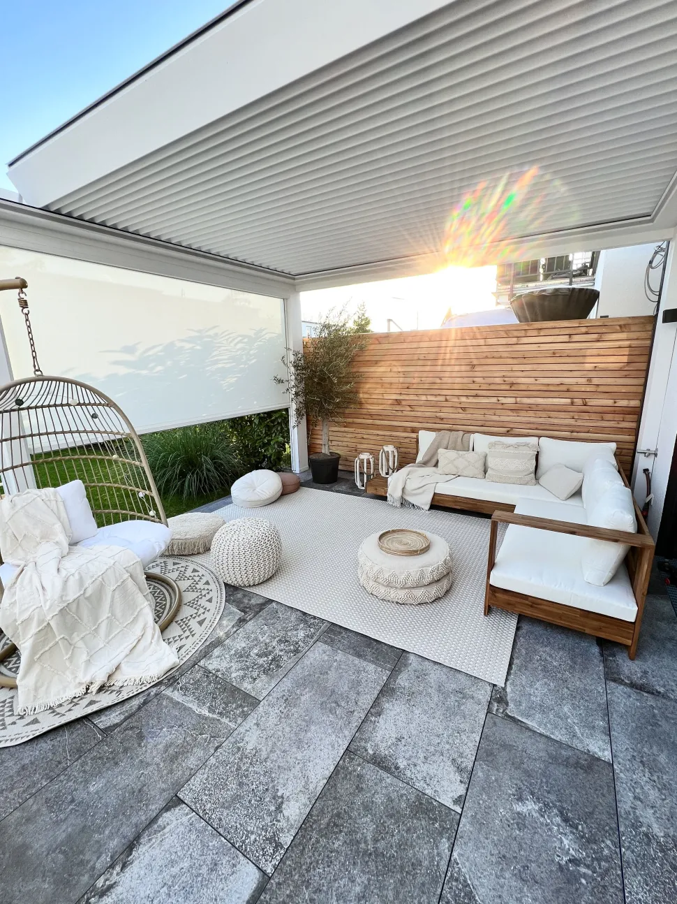 Lounge Set Akazienholz Hellbraun 5-Sitzer Auflagen Linksseitig Cremeweis Marettimo