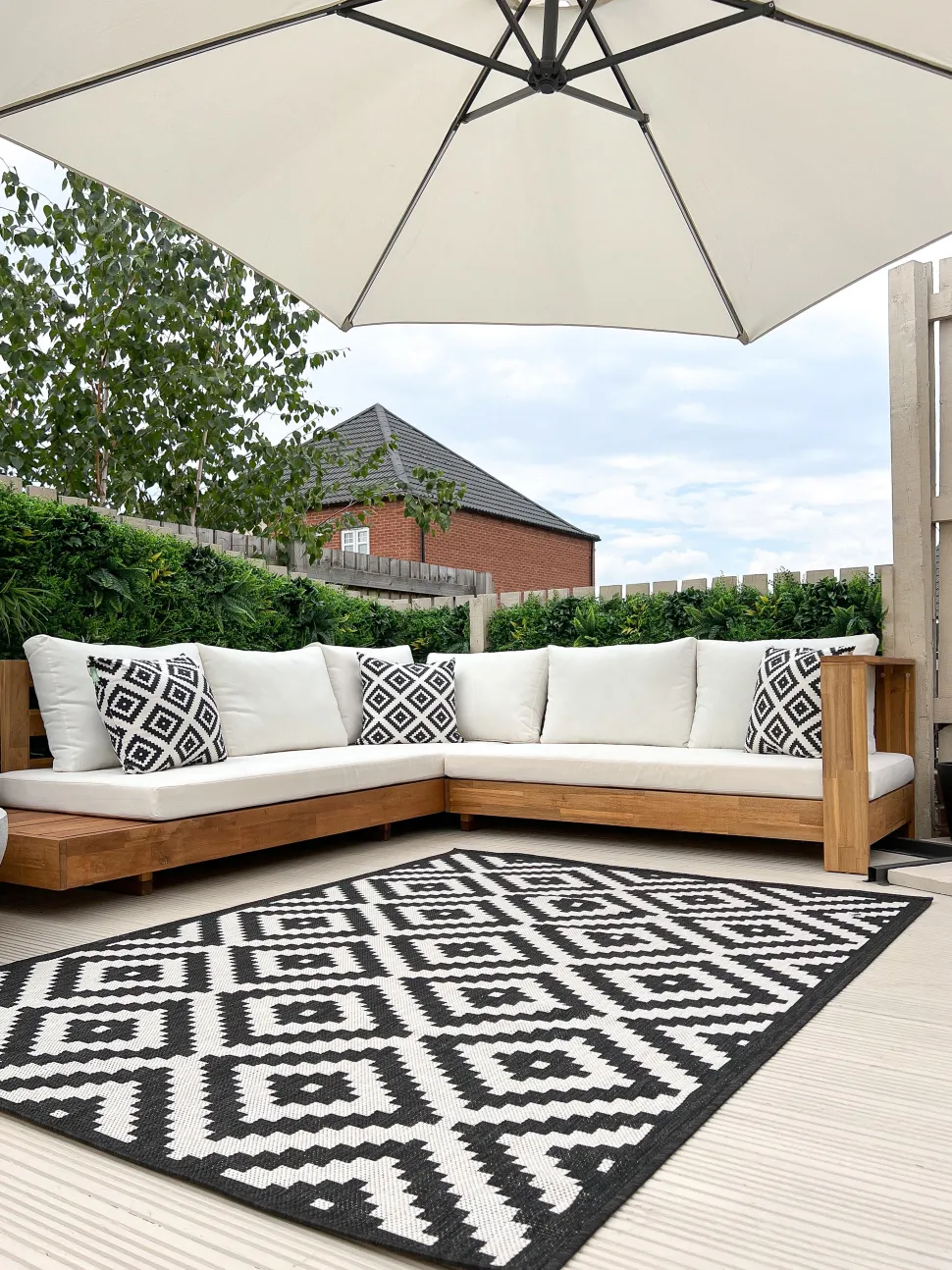 Lounge Set Akazienholz Hellbraun 5-Sitzer Auflagen Linksseitig Cremeweis Marettimo