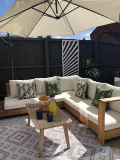 Lounge Set Akazienholz Hellbraun 5-Sitzer Auflagen Linksseitig Cremeweis Marettimo