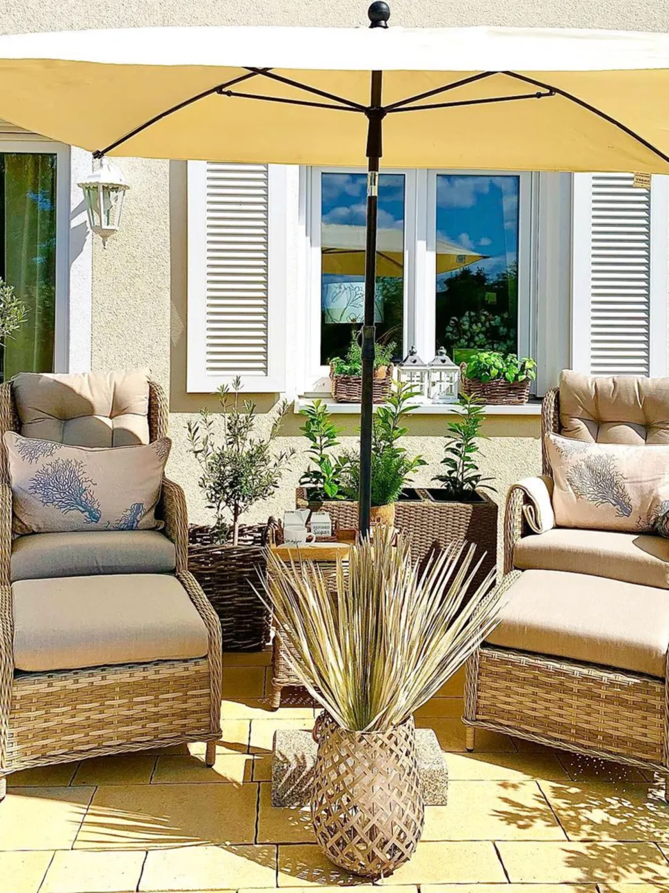 Lounge Set Rattan Hellbraun 2-Sitzer Auflagen Beige Ponza