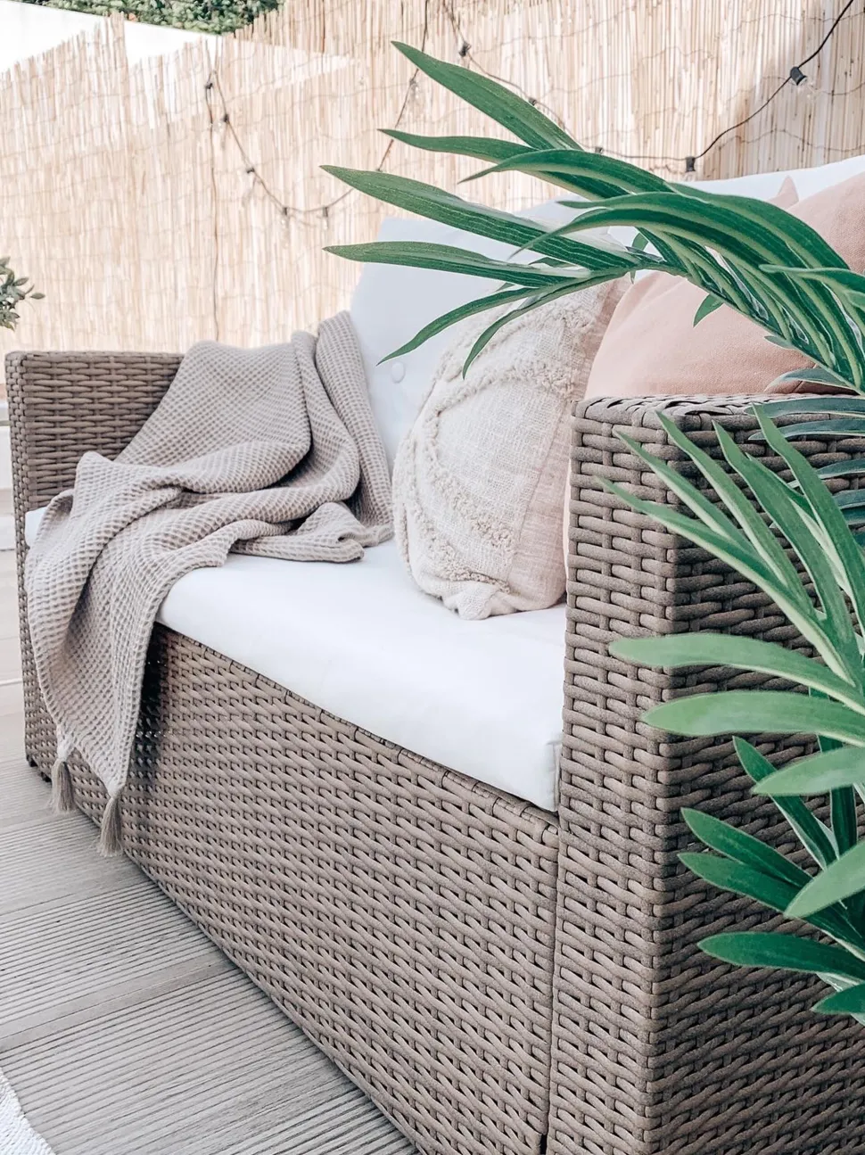 Lounge Set Rattan Hellbraun 4-Sitzer Auflagen Cremeweis Luca
