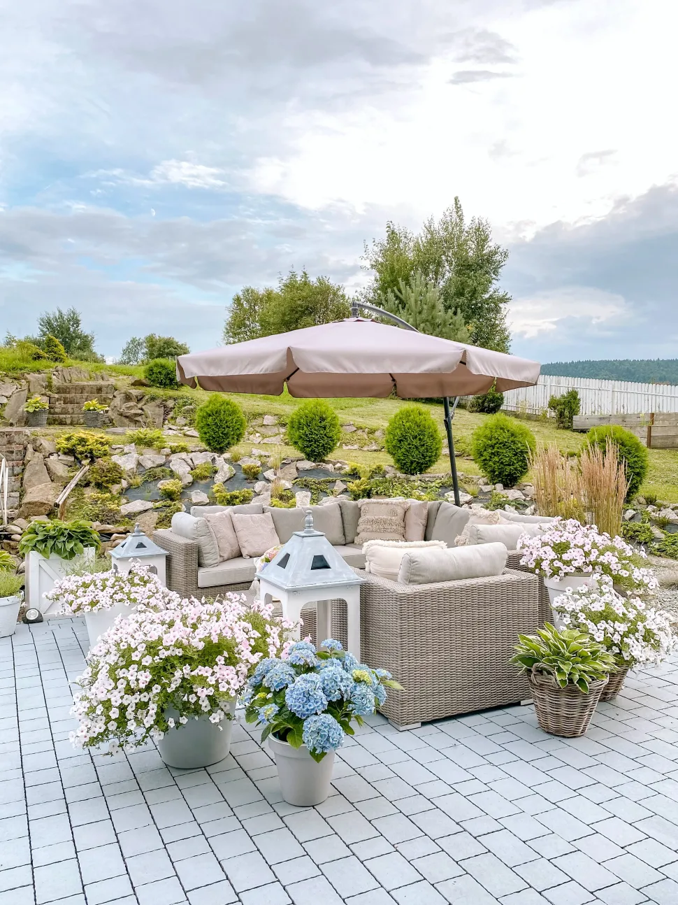 Lounge Set Rattan Taupe 6-Sitzer Linksseitig Modular Auflagen Hellgrau Contare