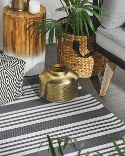 Outdoor Teppich Schwarz-Hellgrau 120 X 180 Cm Streifenmuster Delhi