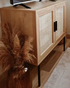 Sideboard Heller Holzfarbton 2 Rattan-Turen Pasco