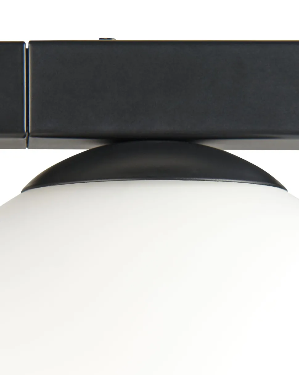 Wandleuchte Metall Schwarz / Weis Kugelform Isabella